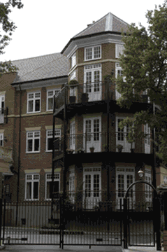 Worsley Grange on Kemnal Road